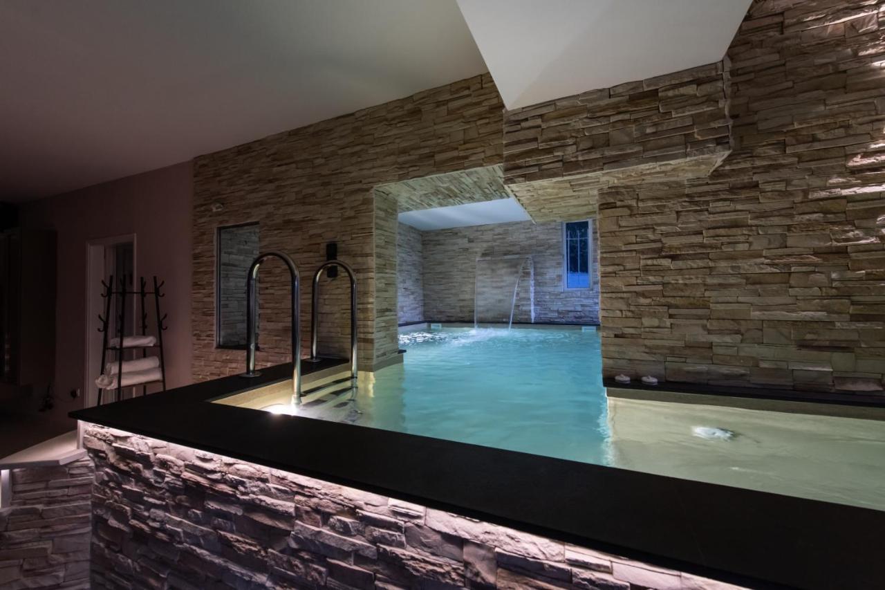 Villa Mairi - 2 Private Pools & Game Room Near Athens Salamis Exteriör bild